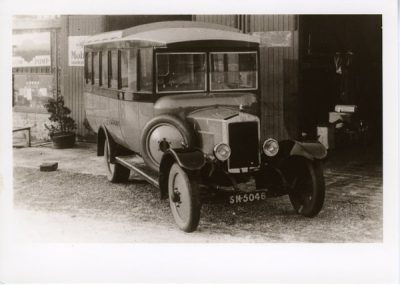 Berliet - Outside garage